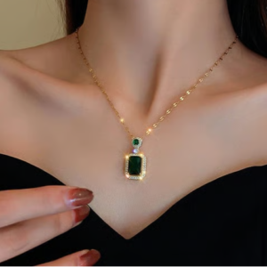 Salty Kiara Advani Green Emerald Contemporary Necklace Set - 18K Gold Plated (Multicolour)