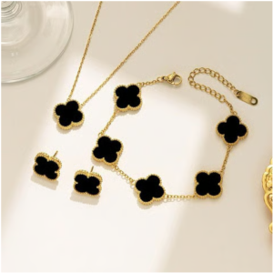 Designs & You Clover Shaped Solitaire Contemporary Necklace Set (Black)