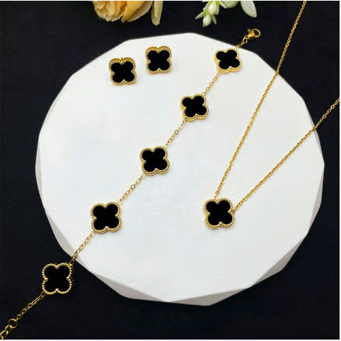 Designs & You Clover Shaped Solitaire Contemporary Necklace Set (Black) - Image 4